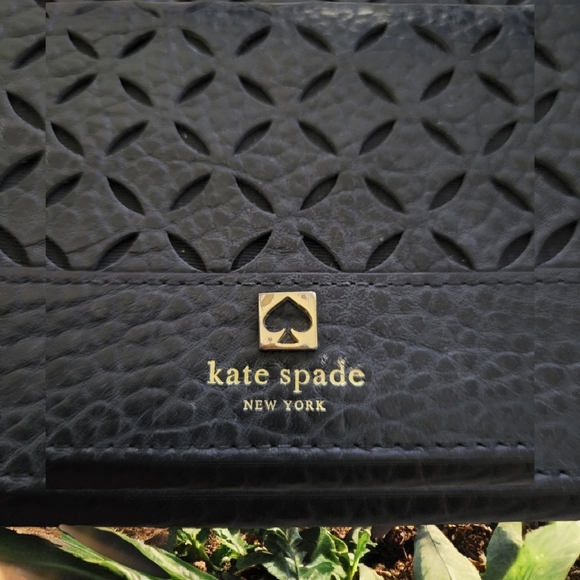 Kate Spade EUC! Perri Lane Linney Wallet/Wristlet W/ Cutout Detail Retails $189 - Picture 2 of 12